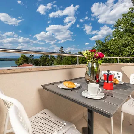 Sucic 2 Apartament *