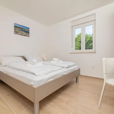 Sucic 2 Apartament *