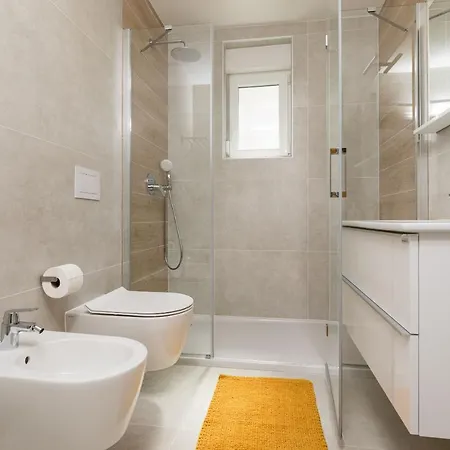 Sucic 2 Apartament *