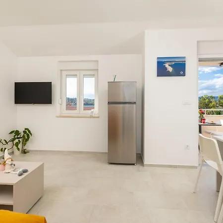 Sucic 2 Apartament